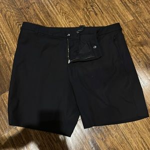 Lululemon - men’s shorts - 38 - excellent used condition - black